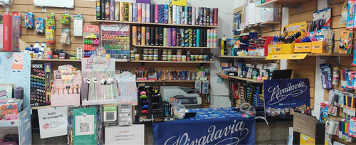 Vendo Hermoso Fondo De Comercio Librería! 25 Años En La Zona