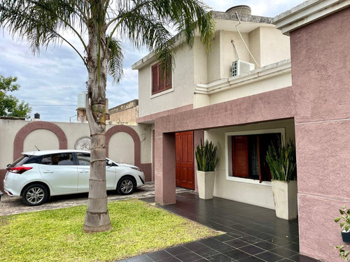 Se Vende Casa Con Pileta + Departamento