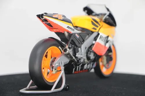 Miniatura Motogp Honda Rc211v Alexandre Barros 1/12 Gp 2004