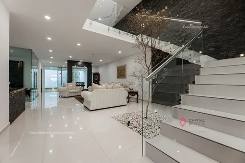 Casa En Venta De Lujo Arcos Guadalupe Zapopan