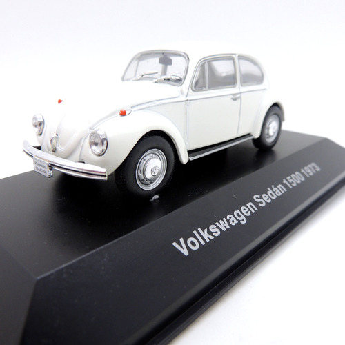 Autos De Volkswagen Sedan 1500 1973 1:43 #01 Madtoyz