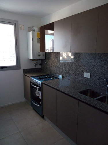Hermoso Departamento De 2 Ambientes Con 2 Baños En Edificio De Categoria