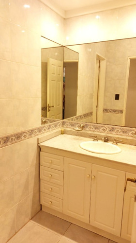 Chalet En Venta En Parque Leloir