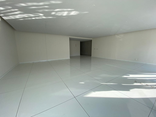 Imagen 5 de 27 de Departamento Sobre Paseo De Los Tamarindos Con Balcon Y Amen