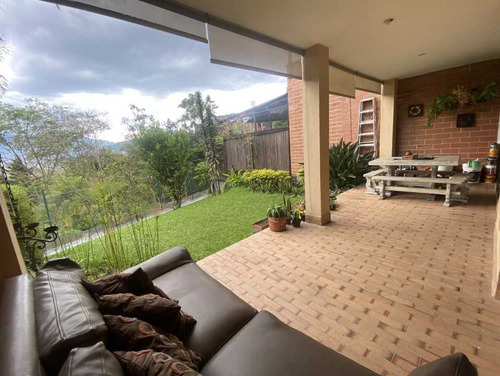 Venta De Casa Envigado- Con Un Area De 180mts2 Cumbres  -envigado