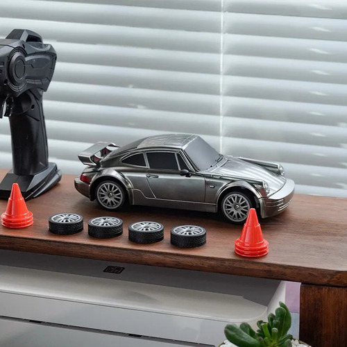1:24 God Of War Gtr Drift Toy Car Regalo De Navidad