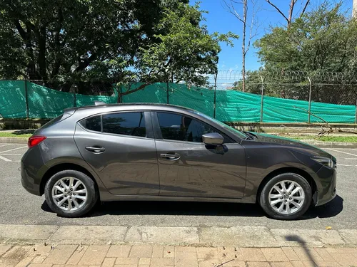 Mazda 3 2.0 Sport Touring