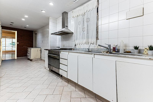 Seis Ambientes - Dos Baños - Categoría - Recoleta - Montevideo Y Quintana