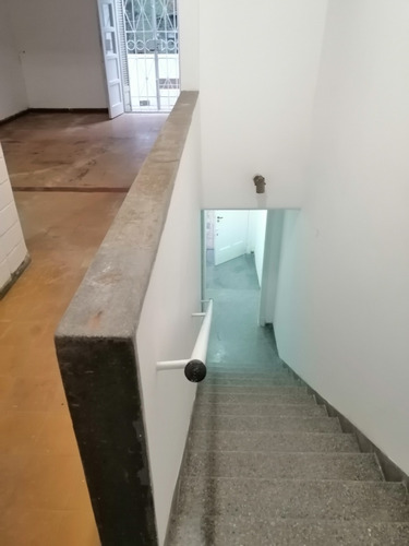 Se Alquila En Villa Española Casa De Altos 2 Dorm Sin Gc. Con Garantia Anda/cgn, Sin Gastos Comunes.