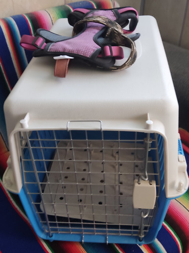 Jaula Transportadora Kennel Azul Mediana 60x40x39cm Con Corr Azul Claro (Usado)