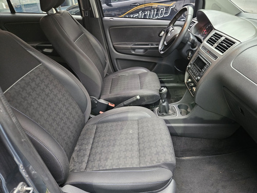 Volkswagen Fox 1.6 MSI COMFORTLINE 8V FLEX 4P MANUAL