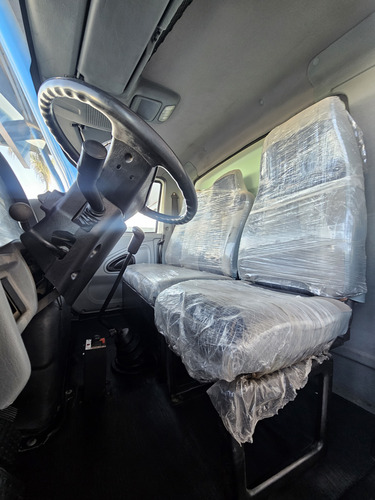 International 4300 Modelo 2014 Volteo Nuevo 7 Metros