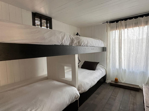 Casa En Arriendo De 4 Dorm. En Zapallar