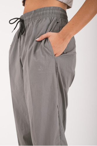 Pantalon Deportivo Mujer Rompeviento Oversize Urban Luxury 