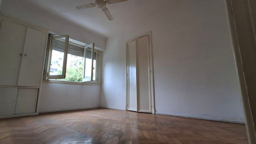 Venta Departamento 2 Ambientes, Con Balcón, Flores