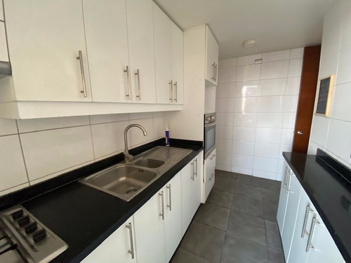 Imagen 10 de 15 de Iluminado Departamento En Arriendo