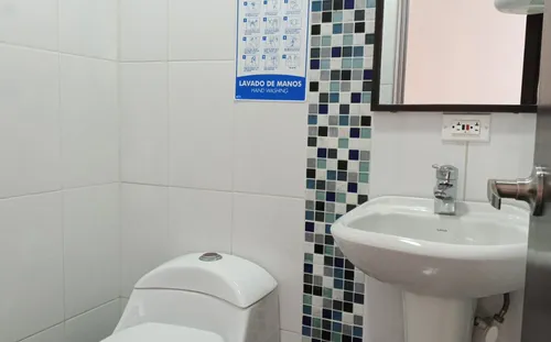 Comercial (casa Para Comercio) En Arriendo/venta En Rosales. Cod A10260136