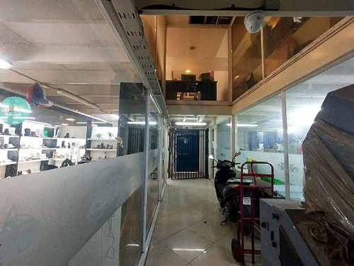 Amplios Espacio Para Bodega, Oficinas O Industria