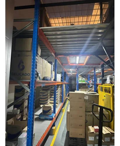 Vendo Bodega En Las Ferias, 562,50 Mts2. 3 Pisos. Bogotá.