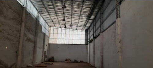 Imagen 3 de 4 de Alquiler Galpón Céntrico Luján