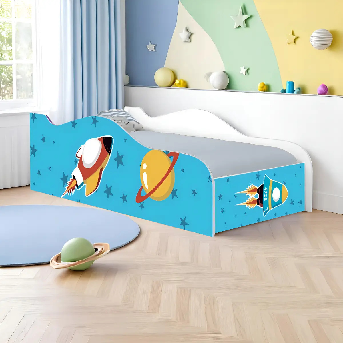 Cama Mobili Infantil Adesivada Com Proteção Tema Astronauta Cor Foguete Espacial