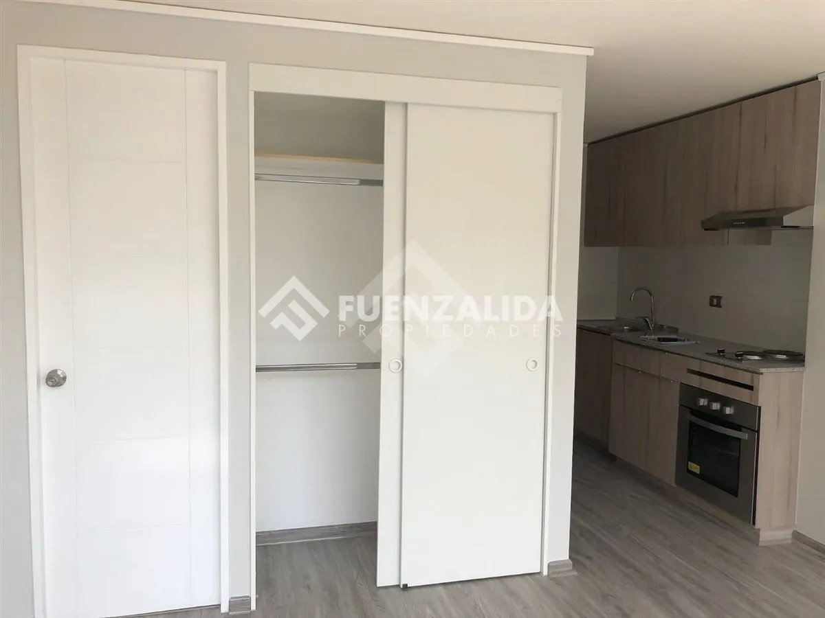 Imagen 2 de 21 de Departamento En Arriendo De 1 Dorm. En Santiago