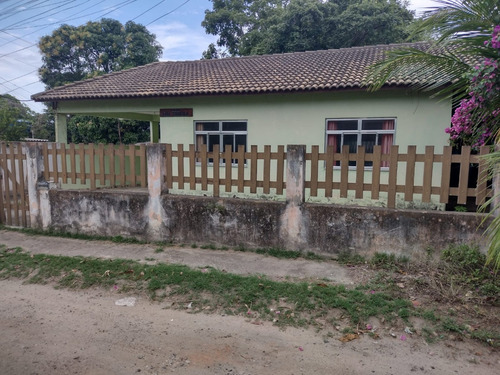 Casa Próximo Ao Muro Da Base Aérea Naval De São Pedro Da Aldeia