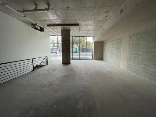 Arriendo Local Comercial, 217,54 M2 Nivel Calle + 196,91 M2