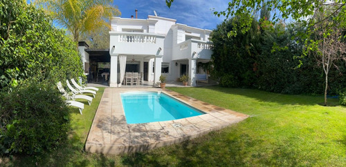 Casa A La Venta En Club De Campo Guaymallen