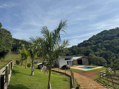 Chácara Com Casa Em Alvenaria, Piscina E Galpão Campeiro