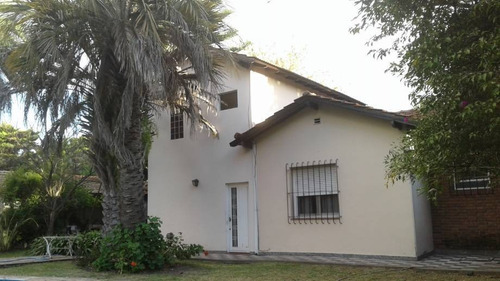 Imagen 2 de 14 de Chalet En Venta En Castelar Norte
