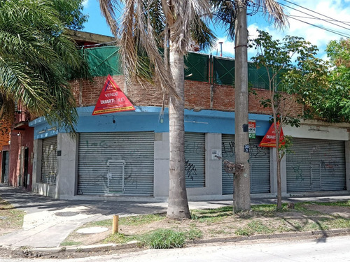 Retasado!!! 3 Locales + 2 Deptos. Frente Estacion