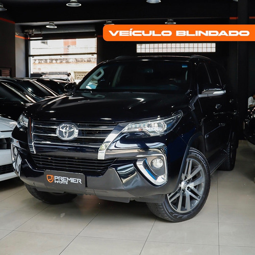 Toyota Hilux SW4 2.8 SRX 4X4 7 LUGARES 16V TURBO INTERCOOLER DIESEL 4P AUTOMÁTICO