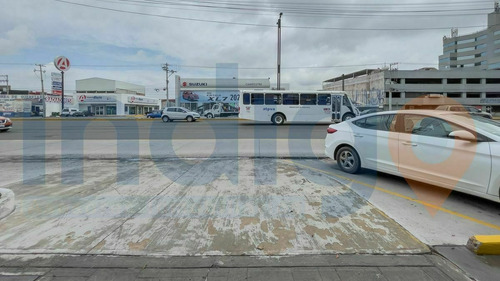 Local En Renta En Planta Baja En Plaza Comercial Sobre Paseo