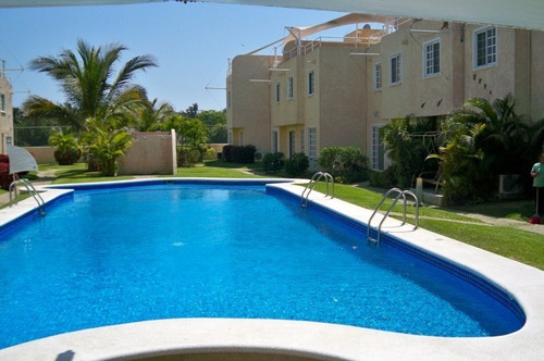 Imagen 2 de 14 de Depas Y Casas Aca Diamante Frente A La Playa. Buen Precio!!