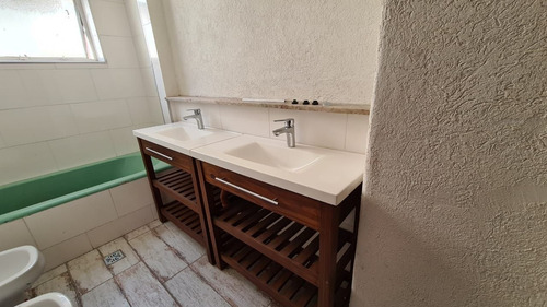 Departamento En Venta De 4 Dormitorios C/ Cochera En Recoleta