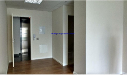 Imagem 11 de 14 de Conjunto Comercial, 40 M² 1 Sala, 1 Banheiro E 1 Vaga De Garagem. Sala Nova Com Sacada, Espaço Para Divisões, Piso Laminado, Copa E Com Ar Condicionad - 21050811 - 34739788