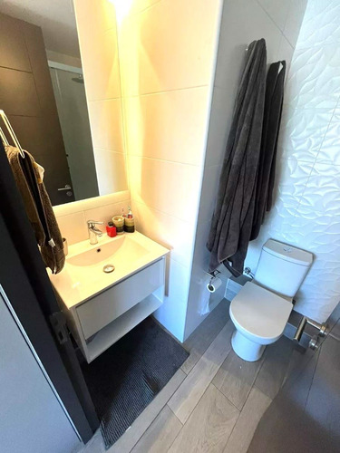 Departamento En Arriendo De 2 Dorm. En Las Condes
