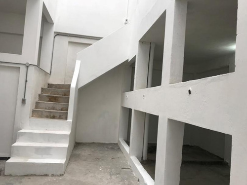 Venta O Alquiler Deposito 190 M2 Barrio Reus