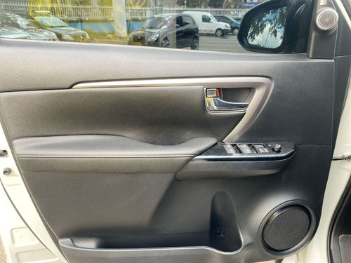 Imagen 15 de 25 de Toyota Fortuner Srv 2021