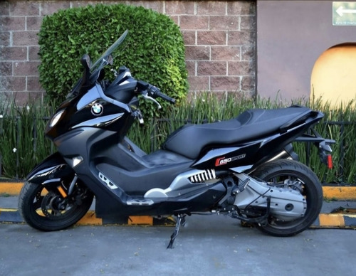 Maxi Scooter 650 Cc, Automática, Todos Sus Servicios Al Día