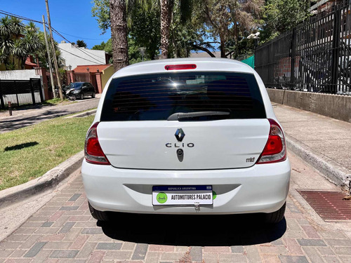 Imagen 4 de 11 de Renault Clio 2015 1.2 Mío Authentique Pack Look