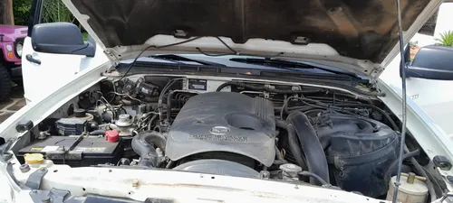 Mazda Bt-50 Turbo Diesel 2.5cc Doblecabina 4x4 Mt Aa