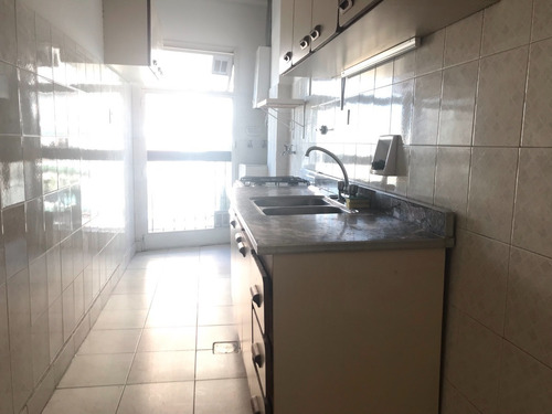 Imagen 4 de 6 de Hermoso Depto De 2 Ambientes Con Amplio Balcón Super Luminoso Y Con Vista Abierta En Piso Alto!