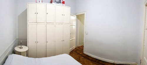 Imagen 17 de 30 de Uruguay Al 100. Semipiso. 3 Ambientes. 2 Dormitorios. Superficie 60 M2. Piso 2. Al Frente A La Calle. Balcón. Detalles De Categoría. Pisos De Roble De Eslavonia Con Guardas En Recepción Y Dormitorios.