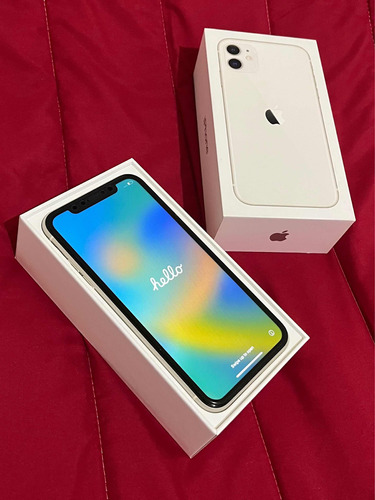 iPhone 11 Blanco De 125 Gb Con 5 Cases Nuevas