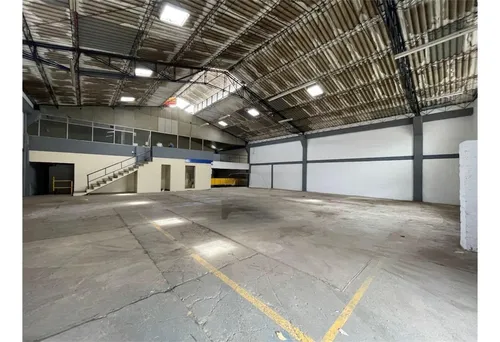 700 M2 Bodega En Arriendo En Samaria, Itagui