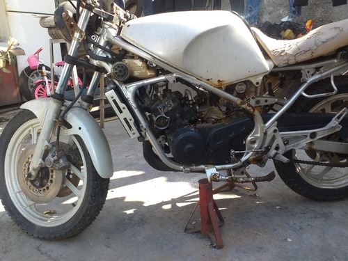 Imagem 8 de 13 de Yamaha Esportiva