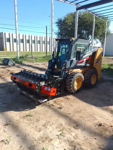 Implemento Vibrocompactador Dual Pecarí - Minicargadora