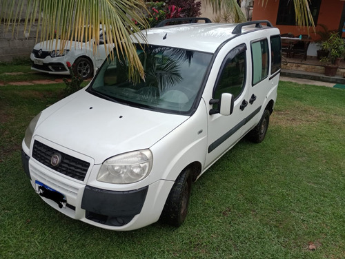 Fiat Doblo 1.8 16v Essence Flex 5p